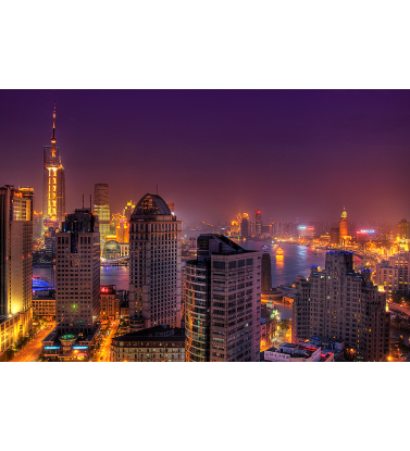 Бордовый ночной город